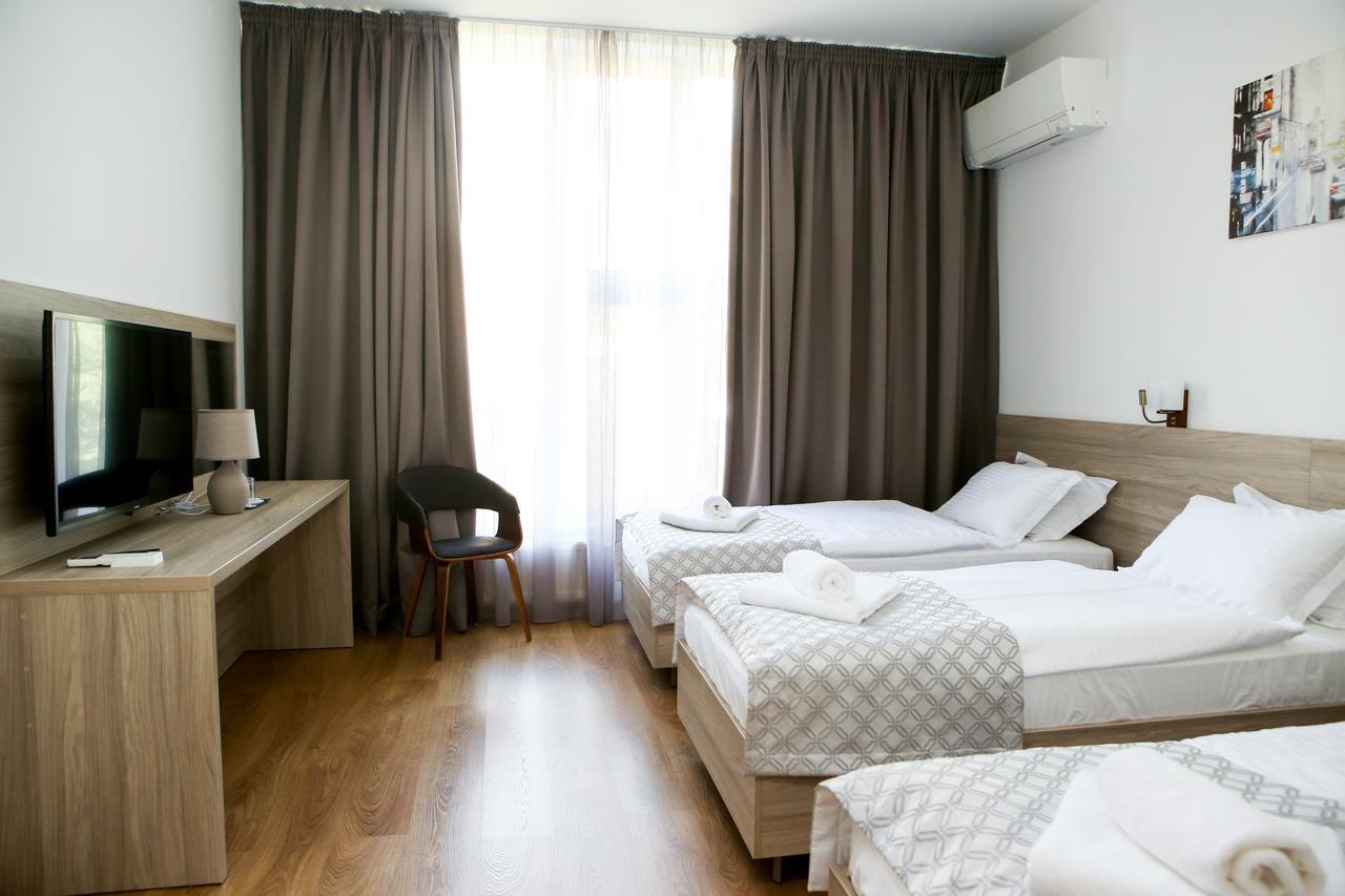 Hotel Antonio Uzhhorod Exterior photo